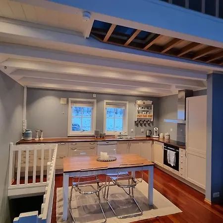 Sjohus Ved Tjeldsundet - House By The Sea بيت للعطل *