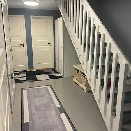 Sjohus Ved Tjeldsundet - House By The Sea Semesterbostad Evenskjer
