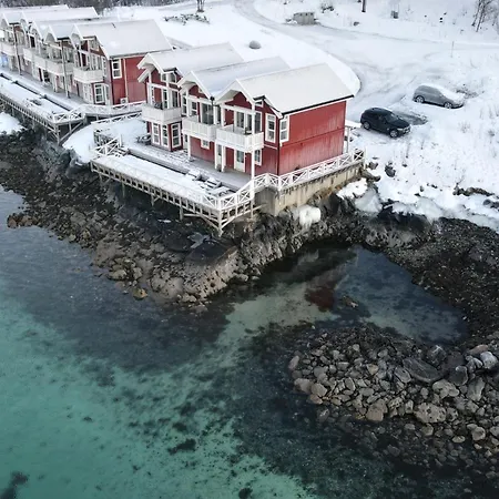 Feriehus Sjøhus Ved Tjeldsundet - House By The Sea *