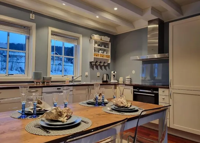 Sjohus Ved Tjeldsundet - House By The Sea Evenskjer