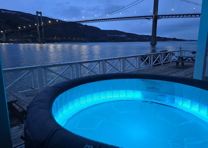 Дом отдыха Sjohus Ved Tjeldsundet - House By The Sea Evenskjer