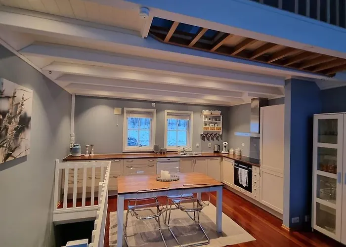 Sjohus Ved Tjeldsundet - House By The Sea בית נופש *